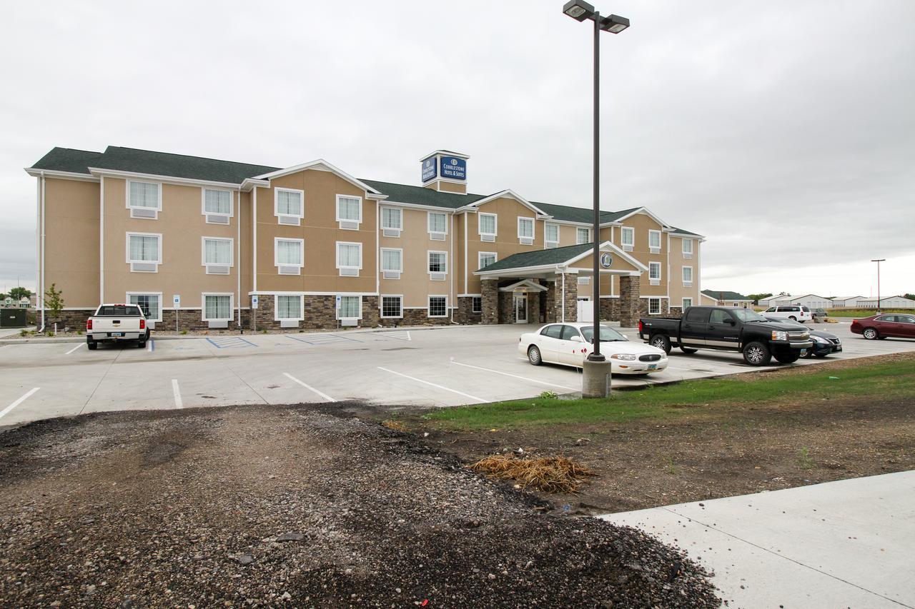 Cobblestone Hotel & Suites - Devils Lake Kültér fotó